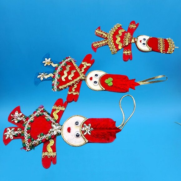 Vintage Red Felt Toy Soldier Ornaments w/ Googly Eyes & Gold Trim 1960s v3 - Picture 10 of 11